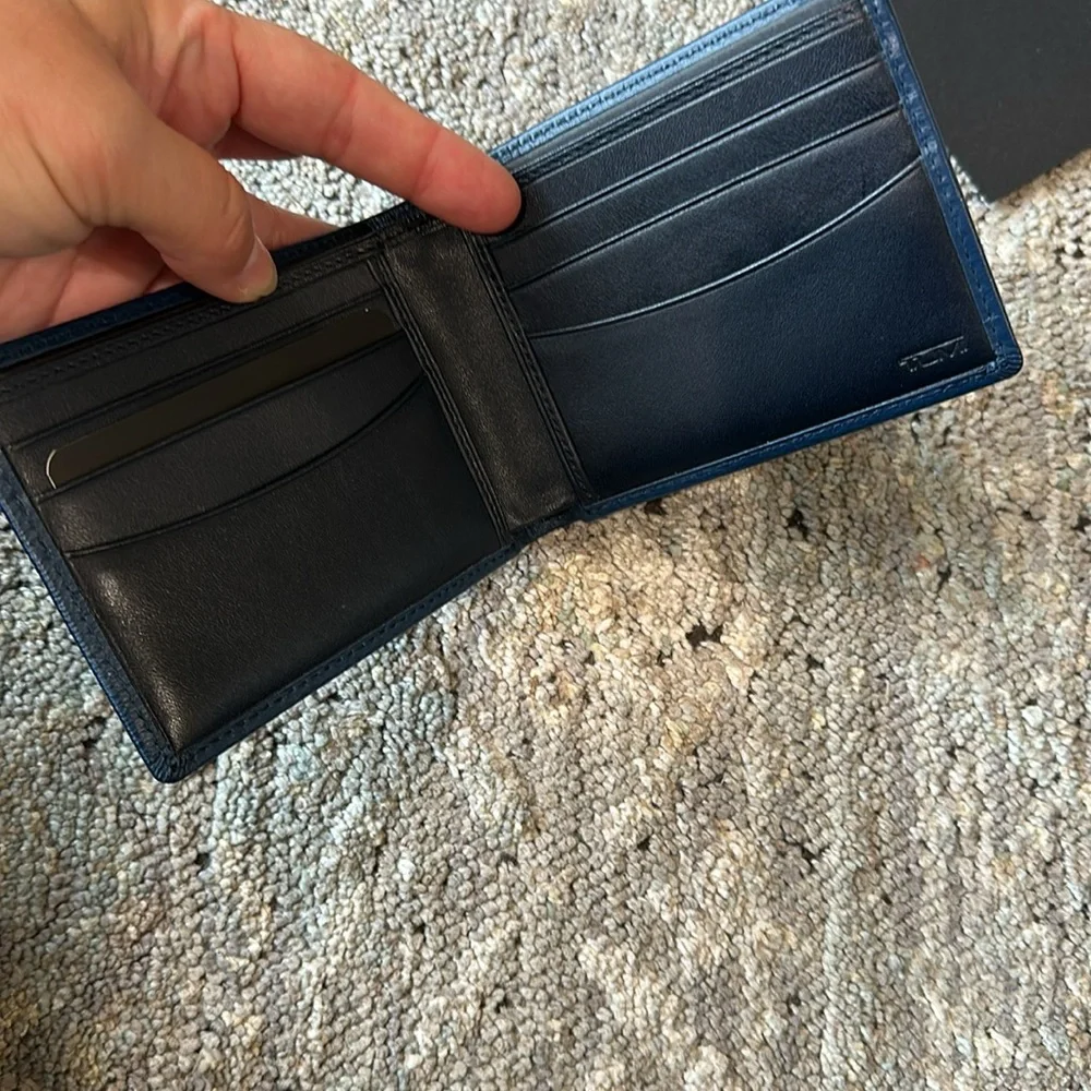 NWT Tami Monaco Double billfold - Picture 5 of 7